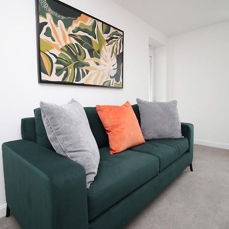 No 43 Stadium Views By Ssw - 2Br, Parking, Sleeps 4, 3Min Walk To Stadium, 10Min Drive To City Centre, Marina And Close To M4 Morriston 외부 사진