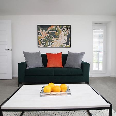No 43 Stadium Views By Ssw - 2Br, Parking, Sleeps 4, 3Min Walk To Stadium, 10Min Drive To City Centre, Marina And Close To M4 Morriston 외부 사진