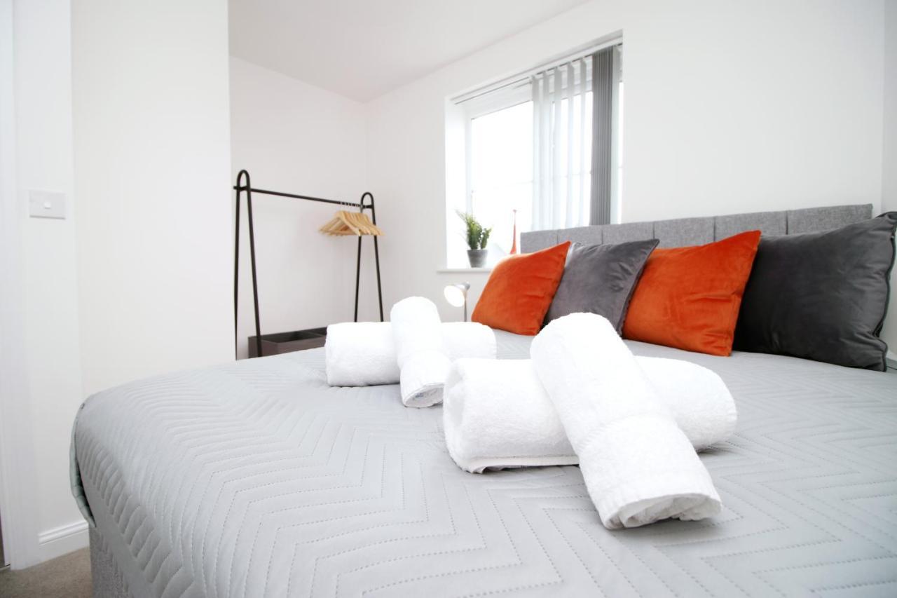No 43 Stadium Views By Ssw - 2Br, Parking, Sleeps 4, 3Min Walk To Stadium, 10Min Drive To City Centre, Marina And Close To M4 Morriston 외부 사진