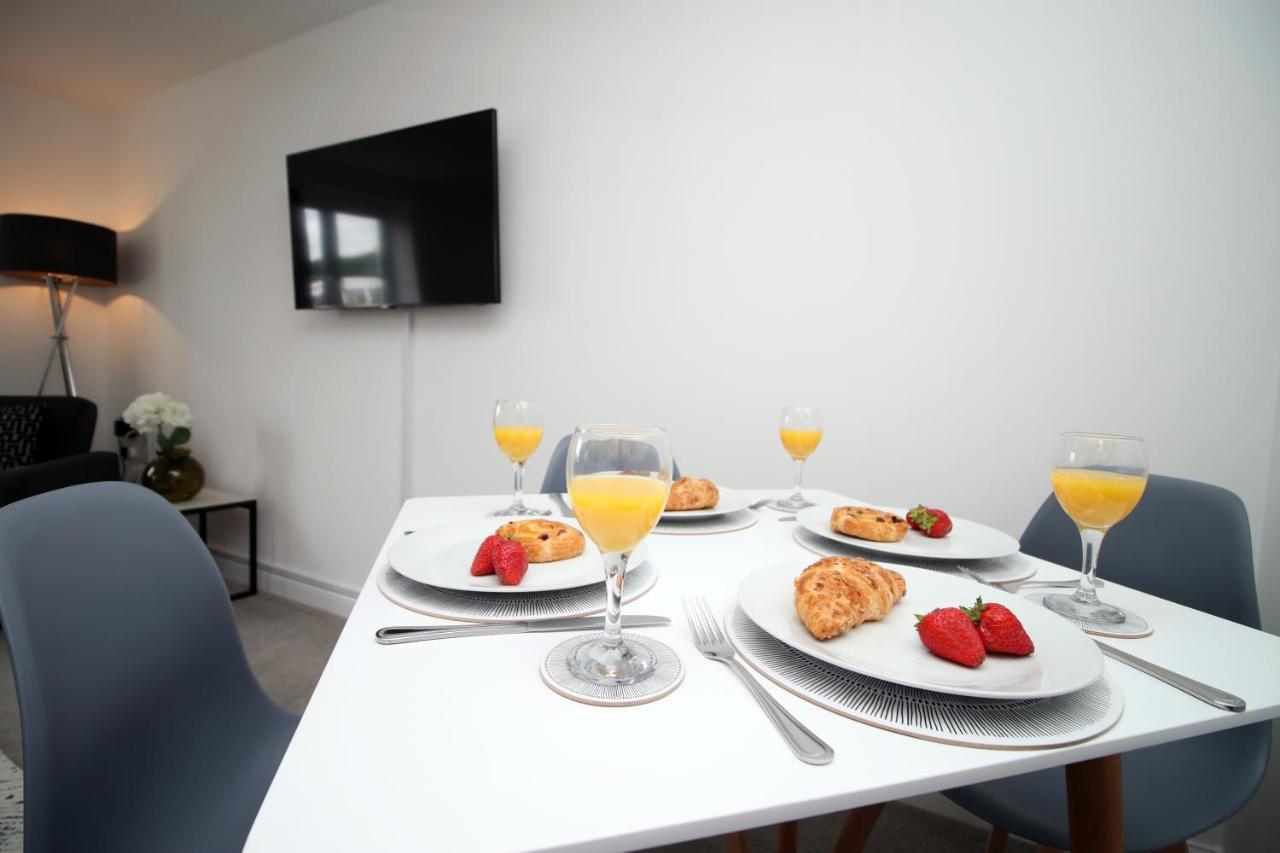 No 43 Stadium Views By Ssw - 2Br, Parking, Sleeps 4, 3Min Walk To Stadium, 10Min Drive To City Centre, Marina And Close To M4 Morriston 외부 사진