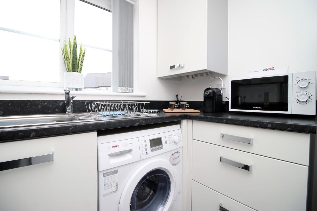 No 43 Stadium Views By Ssw - 2Br, Parking, Sleeps 4, 3Min Walk To Stadium, 10Min Drive To City Centre, Marina And Close To M4 Morriston 외부 사진