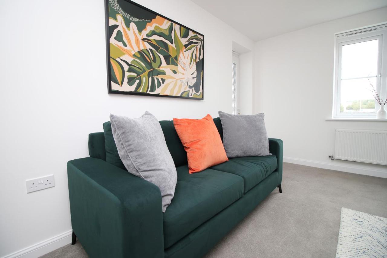 No 43 Stadium Views By Ssw - 2Br, Parking, Sleeps 4, 3Min Walk To Stadium, 10Min Drive To City Centre, Marina And Close To M4 Morriston 외부 사진