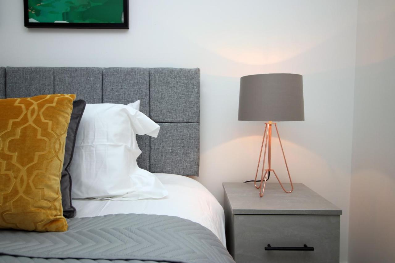 No 43 Stadium Views By Ssw - 2Br, Parking, Sleeps 4, 3Min Walk To Stadium, 10Min Drive To City Centre, Marina And Close To M4 Morriston 외부 사진