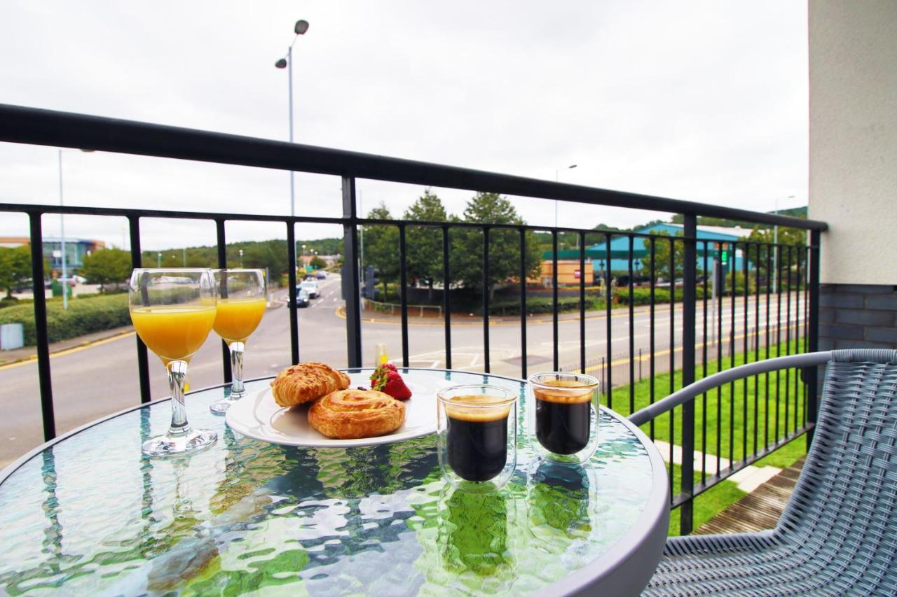No 43 Stadium Views By Ssw - 2Br, Parking, Sleeps 4, 3Min Walk To Stadium, 10Min Drive To City Centre, Marina And Close To M4 Morriston 외부 사진
